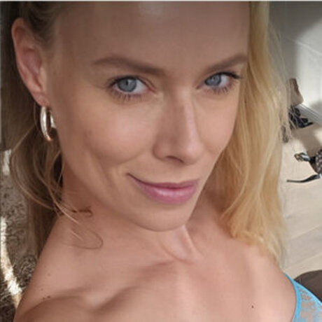 Nina Thomas 美しいスター 写真