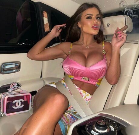 ランジェリーヌードオンリーファンズ 無料セクシー 写真