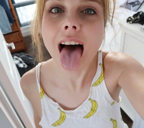 アマチュア熟女オンリーファンズ 無料ヌード ギャラリー