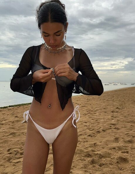 Yashankulova ポルノスター HD 写真