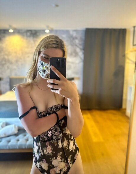 赤毛の熟女オンリーファンズ 無料セクシー 写真