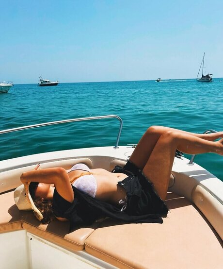 黒檀の偽おっぱいオンリーファンズ セクシーxxx 画像