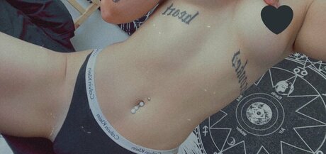 Ne0nprincess ポルノスター 写真