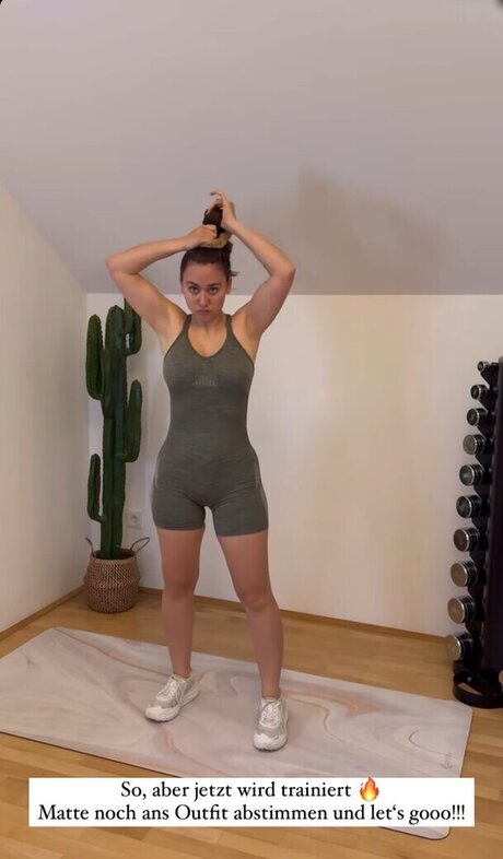 おっぱい自撮りオンリーファンズ ホットポルノ 写真