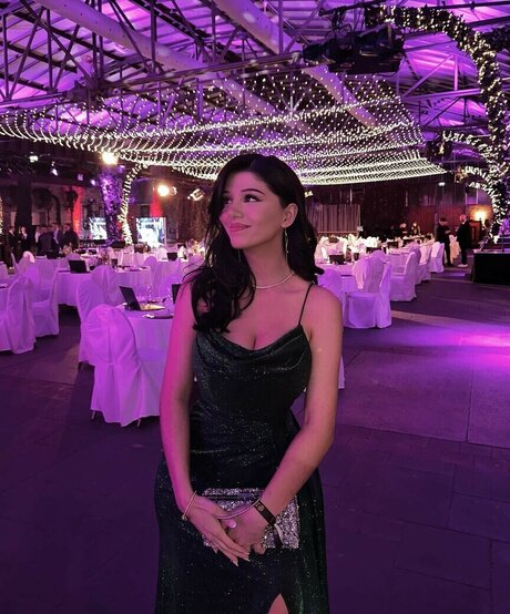 rosemondy ポルノスター アダルト ギャラリー