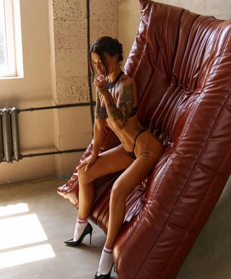 ママの足オンリーファンズ パーフェクト 写真