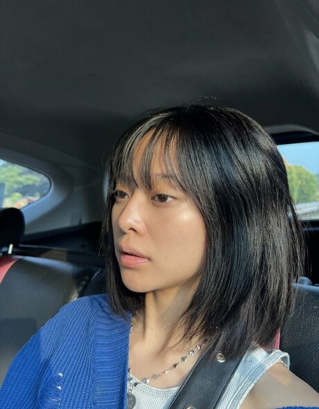 エモヌードオンリーファンズ 美しいポルノ 画像