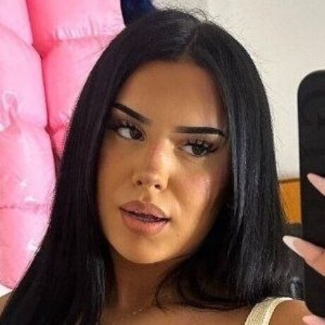 Romy Luisa 裸のモデル 画像