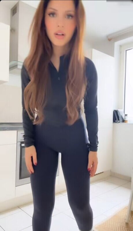 Emily Furz セックス女優 アーカイブ