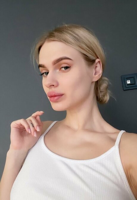 sylwwiaaaa アート女優 画像
