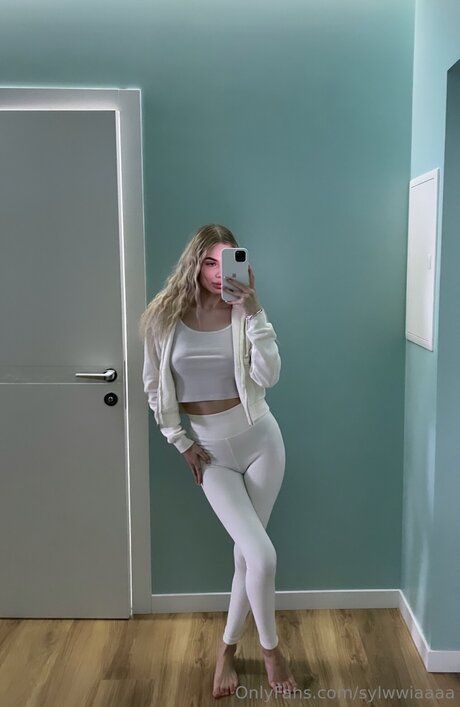 sylwwiaaaa 女優 画像