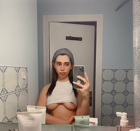 Joseline Kelly ホットスター 写真