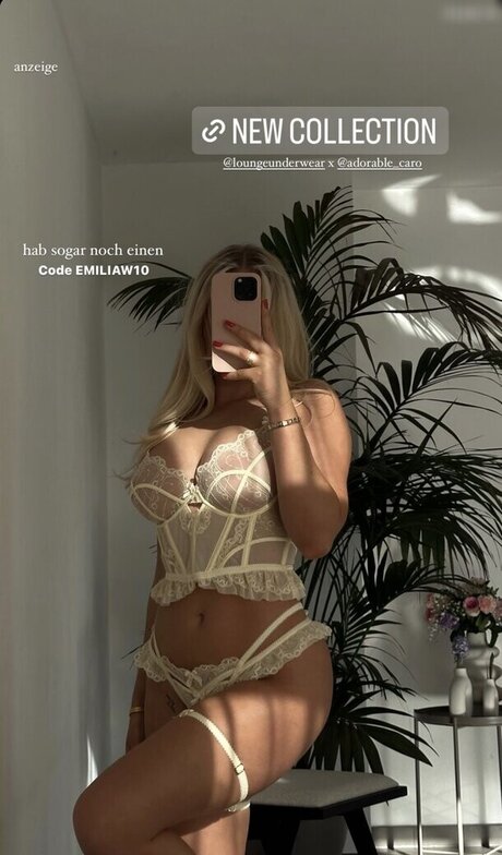 Emilia wue ヌード女優 写真