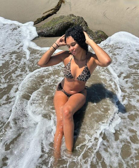 Satou Sabally ポルノスター 美しい 画像