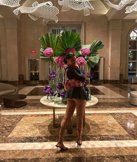 Satou Sabally ポルノスター xxx 画像