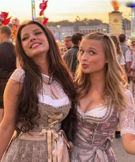 ヨガパンツ オンリーファンズ セクシーヌード 写真