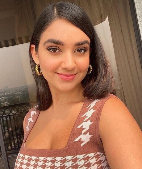 Geraldine Viswanathan 高品質モデル 写真