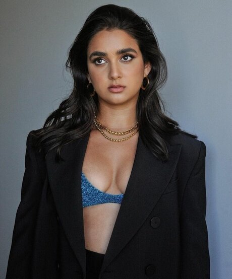 Geraldine Viswanathan ポルノスター ギャラリー