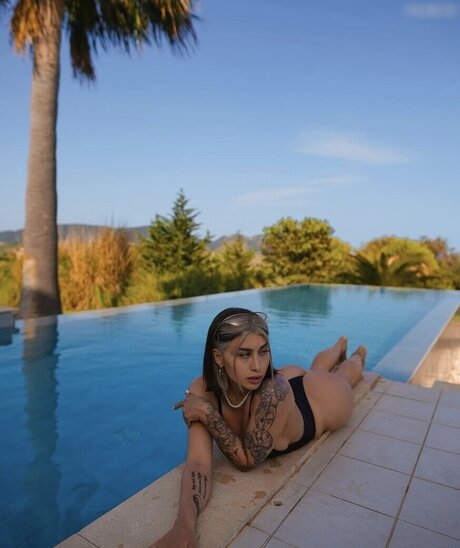 毛深いアナルオンリーファンズ 無料裸 写真