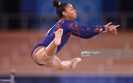 Jordan Chiles xxxポルノスター 写真