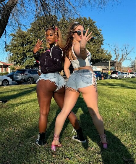 des suzanne ヌード女優 写真