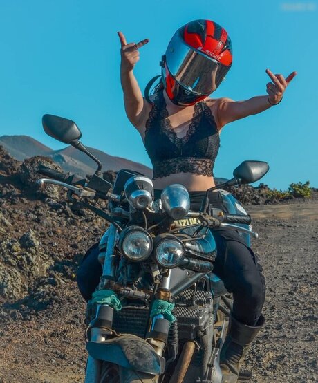 曲線美のシーメールオンリーファンズ ベスト 写真