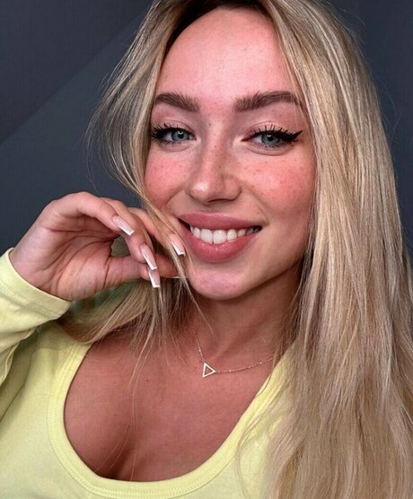 Nicole Marrone XXXモデル 画像