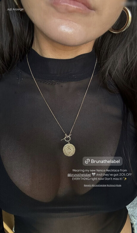 Merve zkan セクシー女優 画像