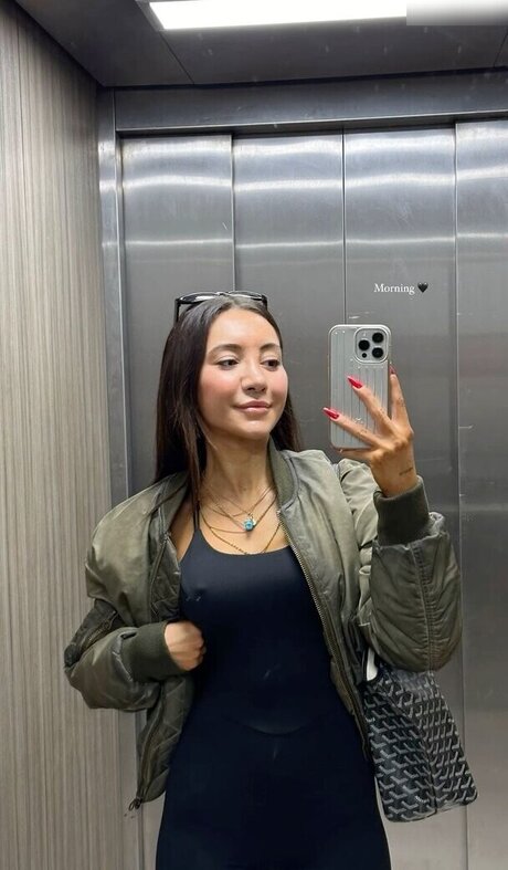 Merve zkan 限定スター 画像