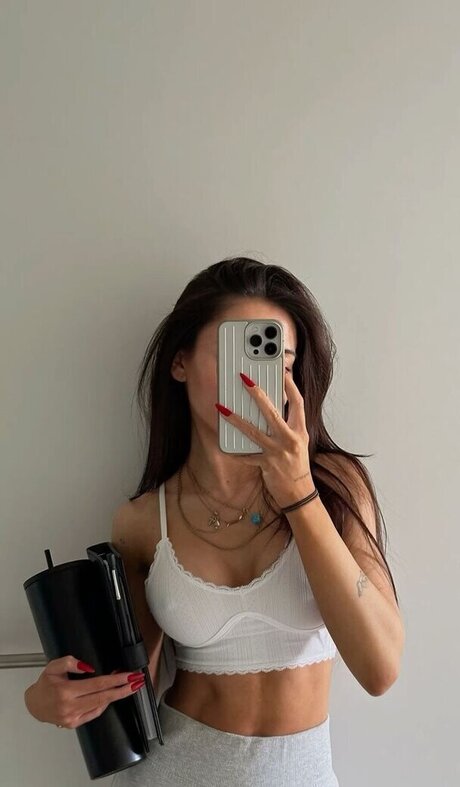 Merve zkan ポルノスター トップ 写真