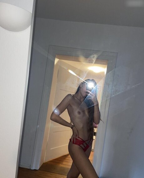 ブラジルの巨乳オンリーファンズ ホットヌード 写真