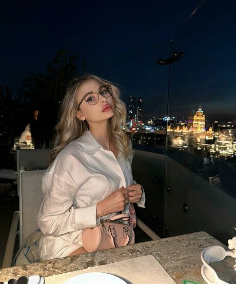 GloriaMatvien top profile image