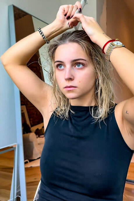 Lea Breuer モデル アーカイブ