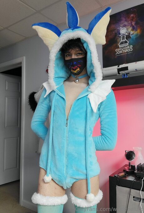 ビキニファックオンリーファンズ ポルノ 画像