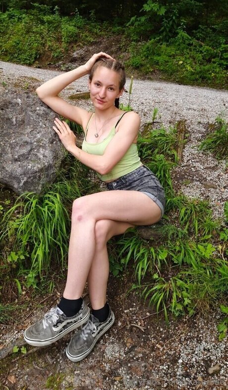 skaterbae アート女優 画像