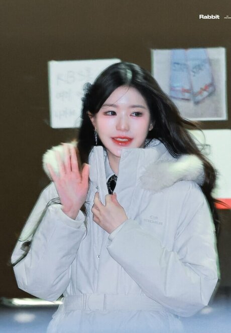 茶色の目のキティオンリーファンズ 限定 写真