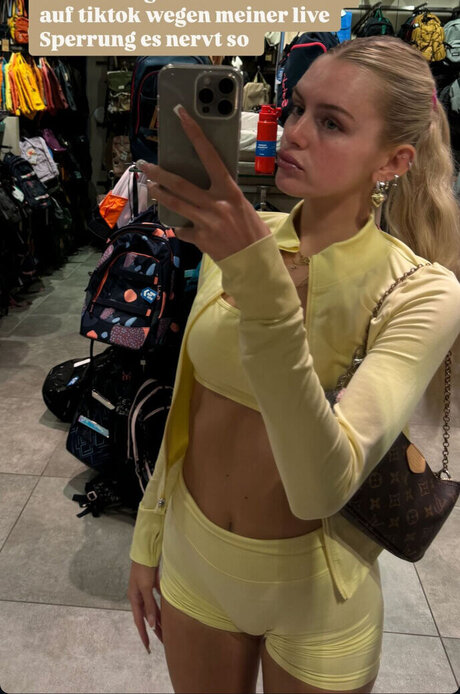 アジア人のお尻オンリーファンズ セクシーヌード 写真