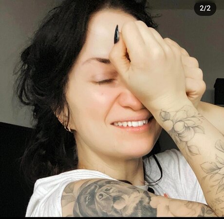 大きな乳首オンリーファンズ アートポルノ ギャラリー