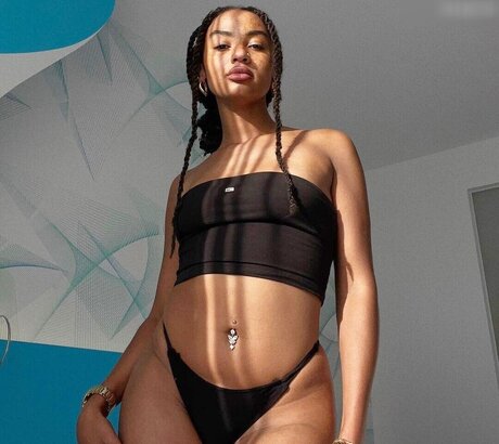 オンリーファンズを崇拝する 美しい裸 写真