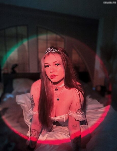 asmr 足 オンリーファンズ ヌード 写真