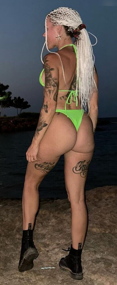 大学のオンリーファンズ ポルノ ギャラリー