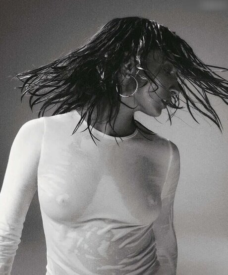 エボニーサマーオンリーファンズ 無料セクシー 画像