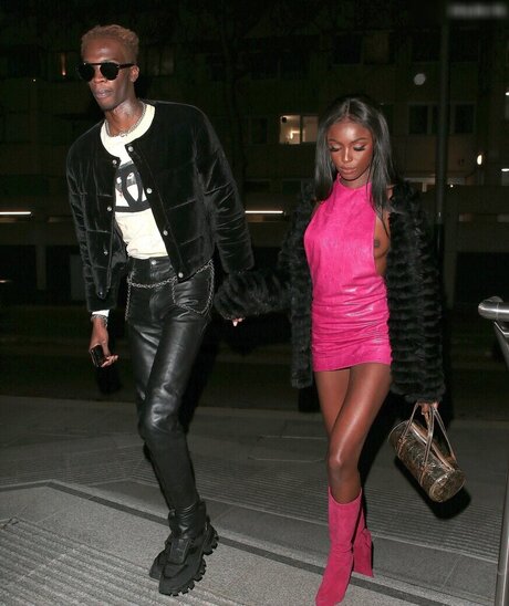 小人ヌードオンリーファンズ ヌード 画像