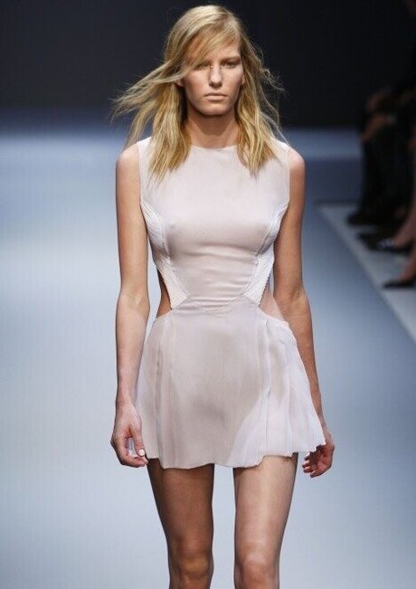 アジア人マッサージ オンリーファンズ ホットセクシー 写真