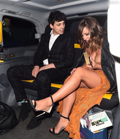 カッククイーンオンリーファンズ xxx 画像