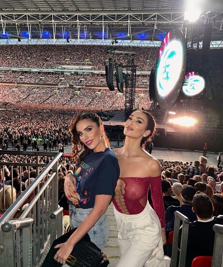 ゲイの小人オンリーファンズ 美しい裸 写真