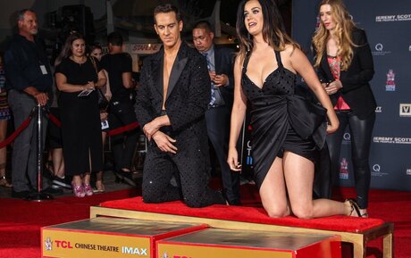 屈辱オンリーファンズ セクシー裸 写真