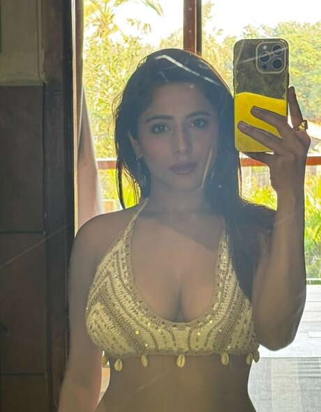 Kate Sharma ポルノモデル 写真