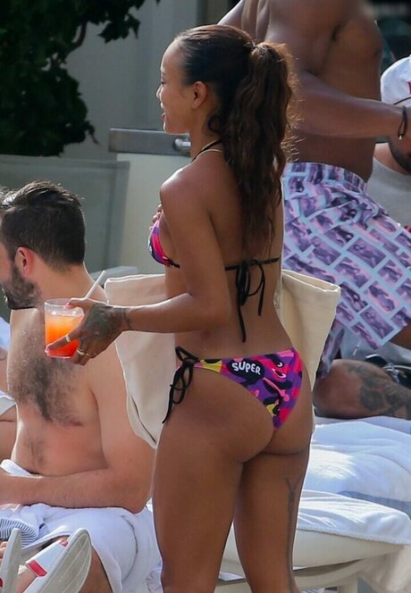 BBW 教師 オンリーファンズ 美しいヌード ギャラリー