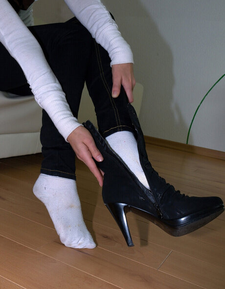 毛深い膣オンリーファンズ セクシー 写真